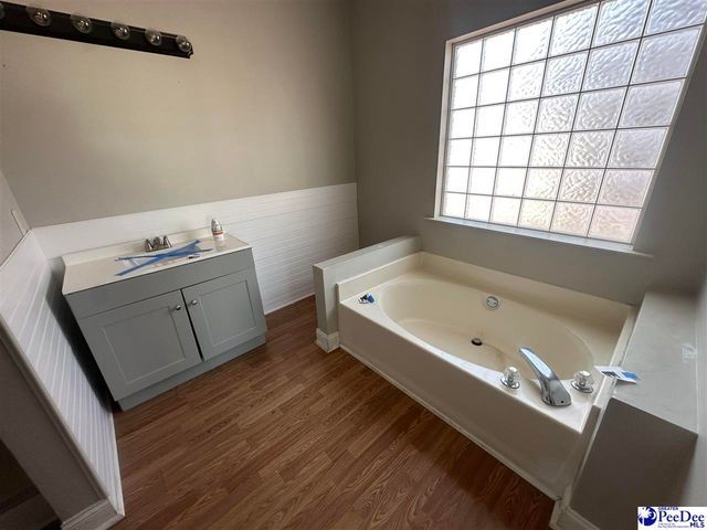 1119 Annelle Dr, Florence, SC 29505