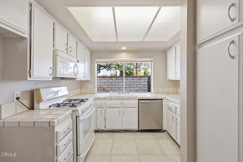 Image 6 of property listing at 1793 Onda Drive, Camarillo, CA 93010