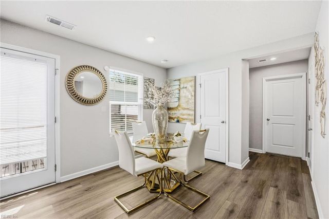 319 Forecastle ST, Portsmouth, VA 23701