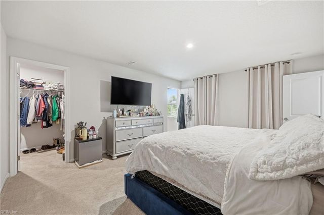 319 Forecastle ST, Portsmouth, VA 23701