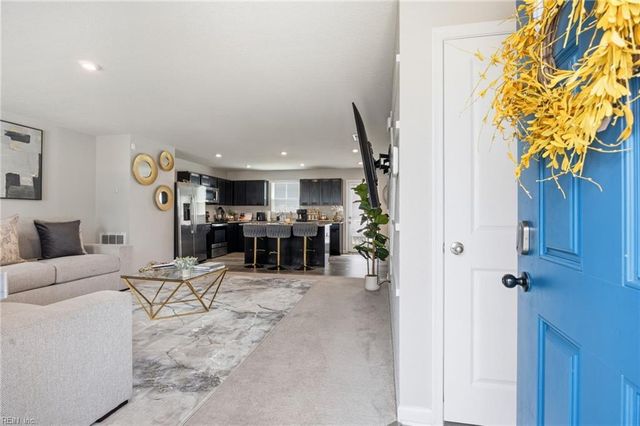 319 Forecastle ST, Portsmouth, VA 23701