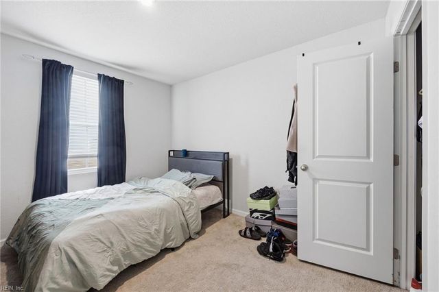 319 Forecastle ST, Portsmouth, VA 23701