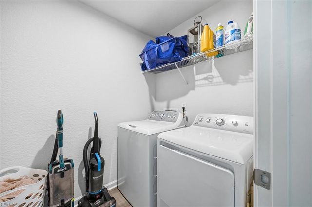 319 Forecastle ST, Portsmouth, VA 23701