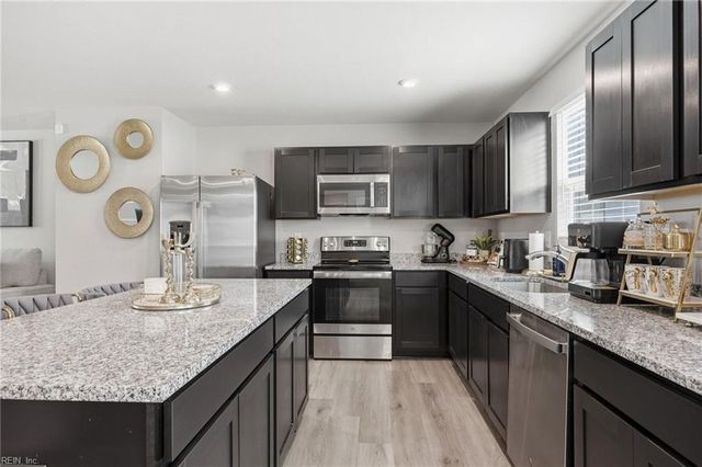 319 Forecastle ST, Portsmouth, VA 23701