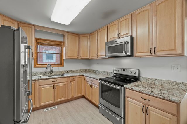 2425 Hessing Street, River Grove, IL 60171