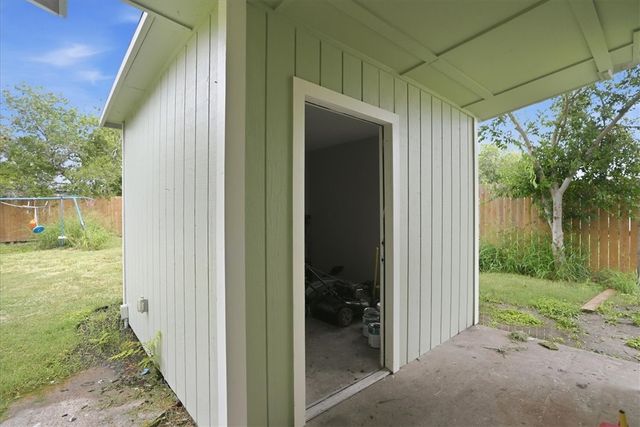 1221 Bernice Dr, Corpus Christi, TX 78412