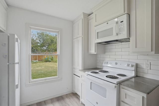1221 Bernice Dr, Corpus Christi, TX 78412