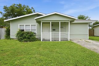 1221 Bernice Dr, Corpus Christi, TX 78412