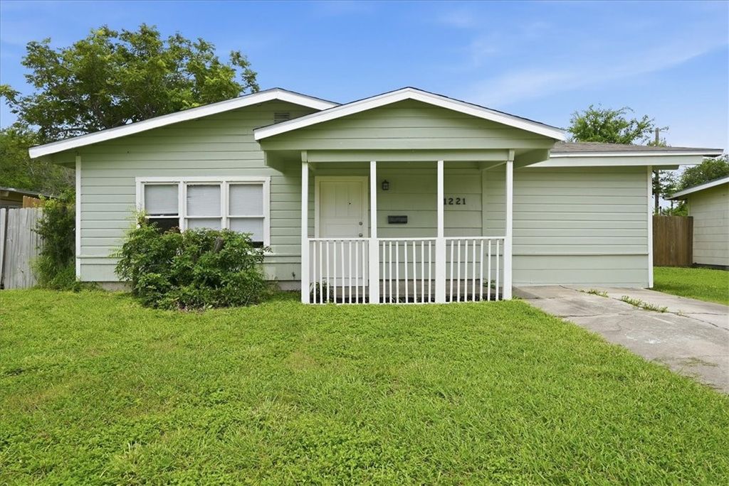 1221 Bernice Dr, Corpus Christi, TX 78412