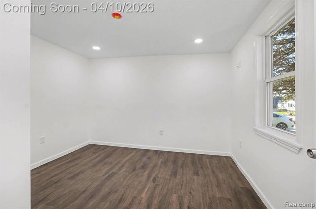 211 Cardinal Street, Commerce Twp, MI 48382