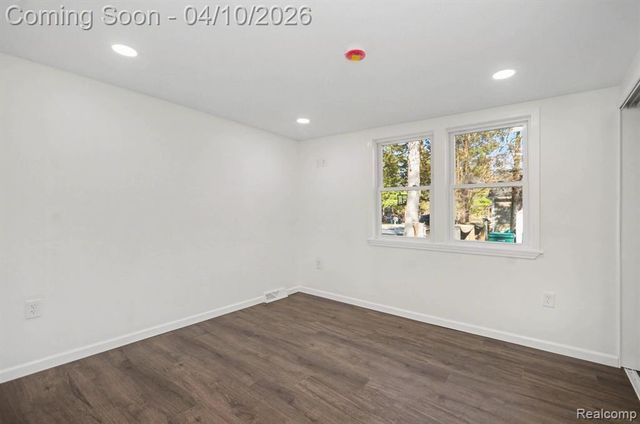 211 Cardinal Street, Commerce Twp, MI 48382