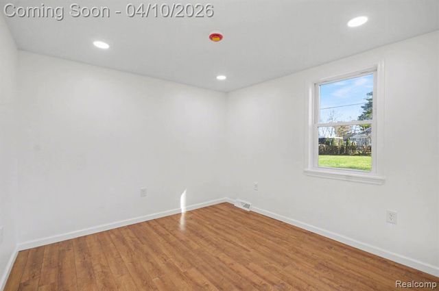 211 Cardinal Street, Commerce Twp, MI 48382