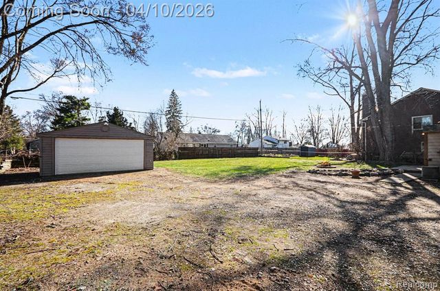 211 Cardinal Street, Commerce Twp, MI 48382