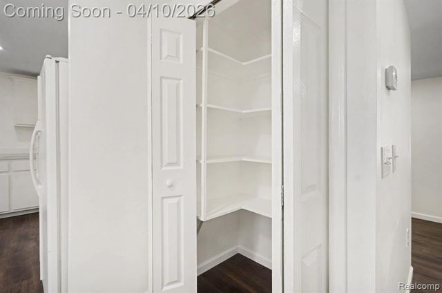 211 Cardinal Street, Commerce Twp, MI 48382