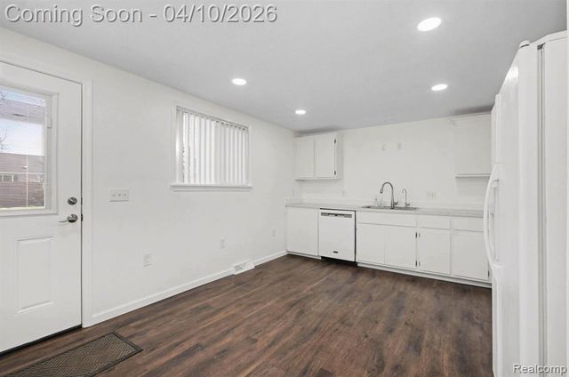 211 Cardinal Street, Commerce Twp, MI 48382