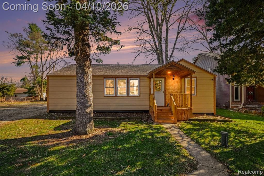 211 Cardinal Street, Commerce Twp, MI 48382