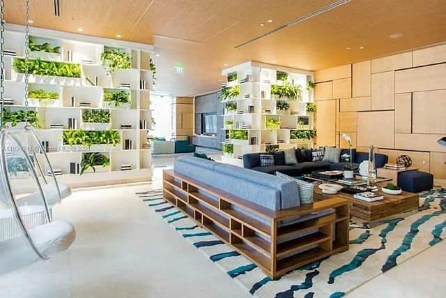 55 SW 9th Street 3209, Miami, FL 33130