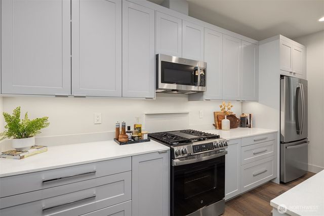 639 18th Avenue W, Kirkland, WA 98033