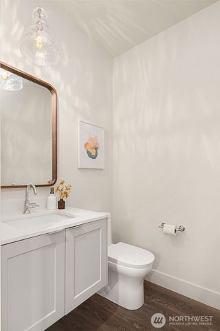 639 18th Avenue W, Kirkland, WA 98033