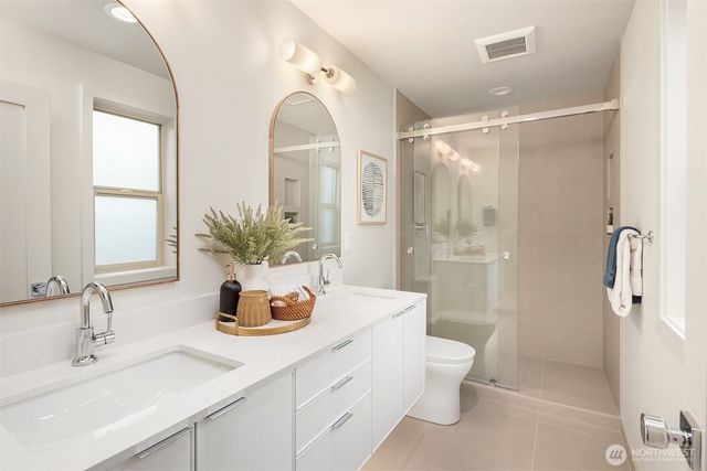 639 18th Avenue W, Kirkland, WA 98033