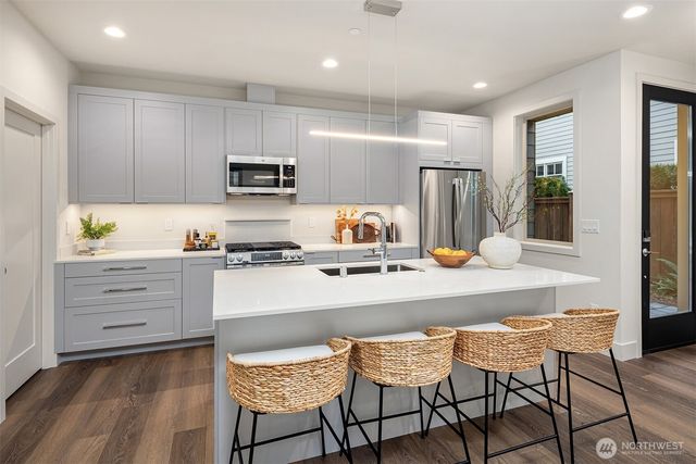 639 18th Avenue W, Kirkland, WA 98033