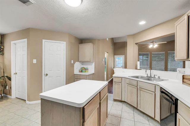 16830 Ship Anchor Drive, Friendswood, TX 77546