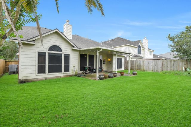 16830 Ship Anchor Drive, Friendswood, TX 77546
