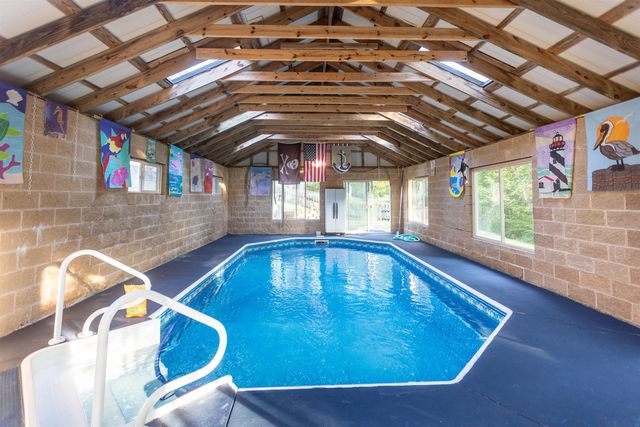 12 Bridle Way, Hurricane, WV 25526