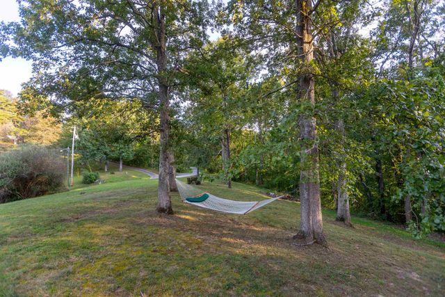 12 Bridle Way, Hurricane, WV 25526