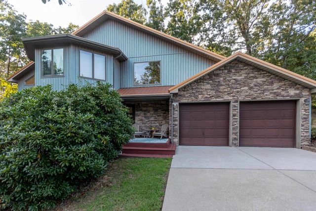 12 Bridle Way, Hurricane, WV 25526