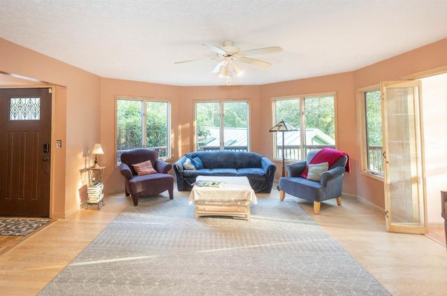 12 Bridle Way, Hurricane, WV 25526