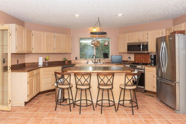 12 Bridle Way, Hurricane, WV 25526