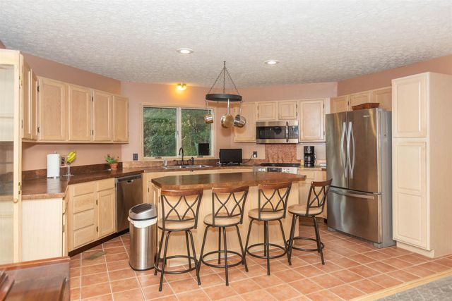 12 Bridle Way, Hurricane, WV 25526