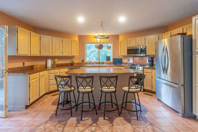 12 Bridle Way, Hurricane, WV 25526