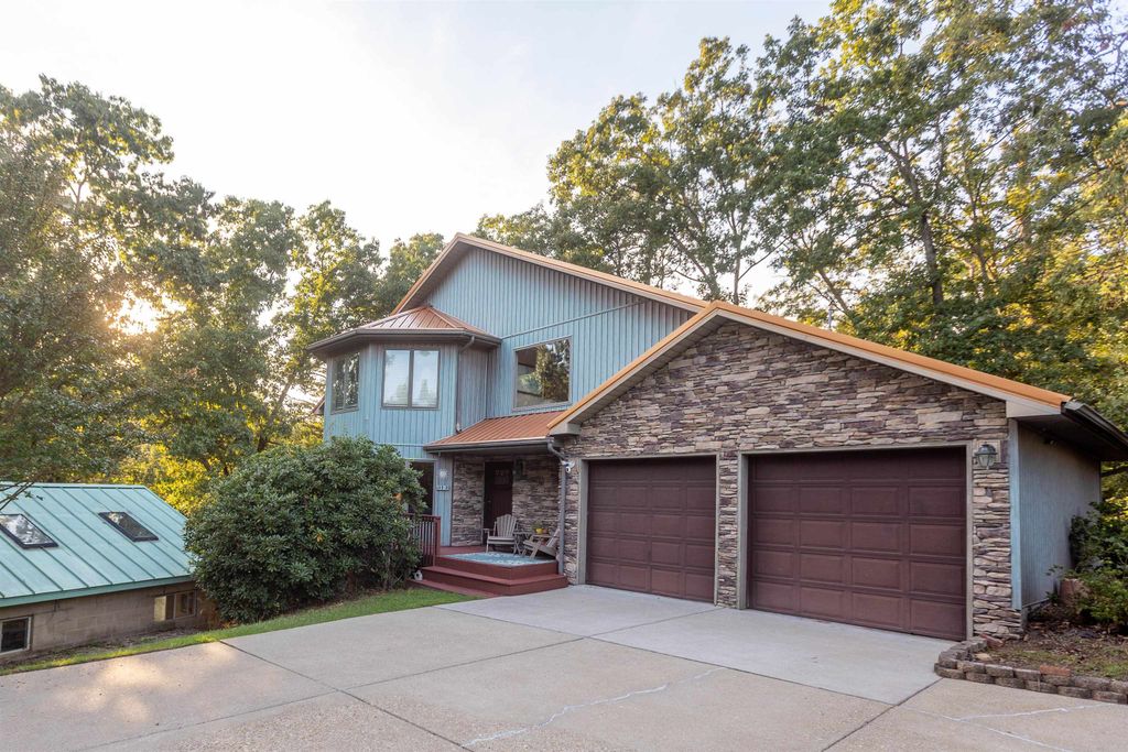 12 Bridle Way, Hurricane, WV 25526