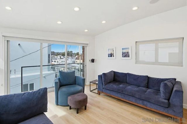 3786 Strandway 2, San Diego, CA 92109