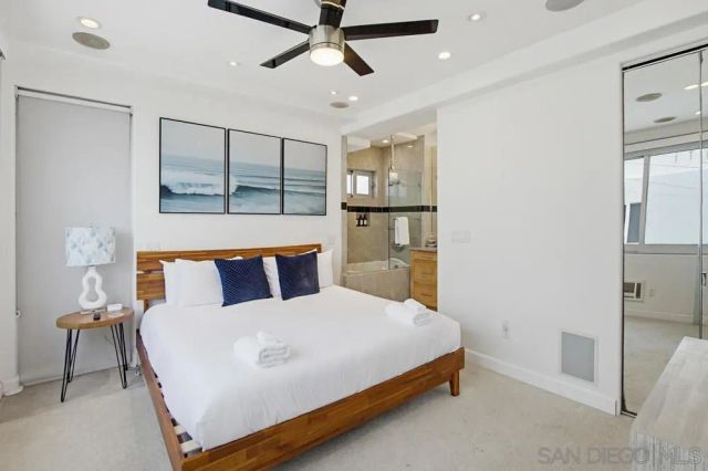 3786 Strandway 2, San Diego, CA 92109