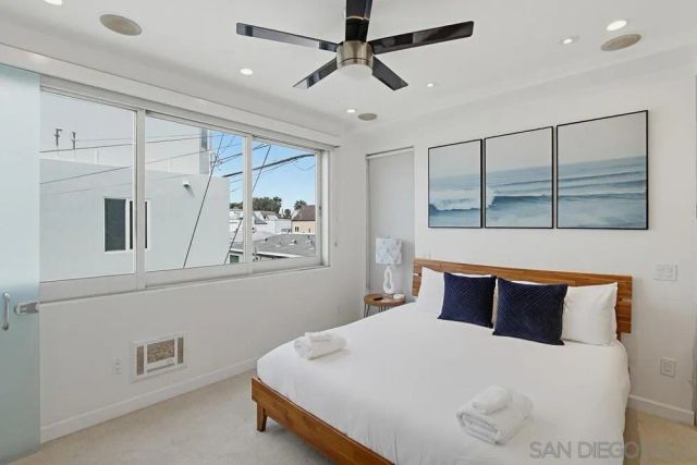 3786 Strandway 2, San Diego, CA 92109