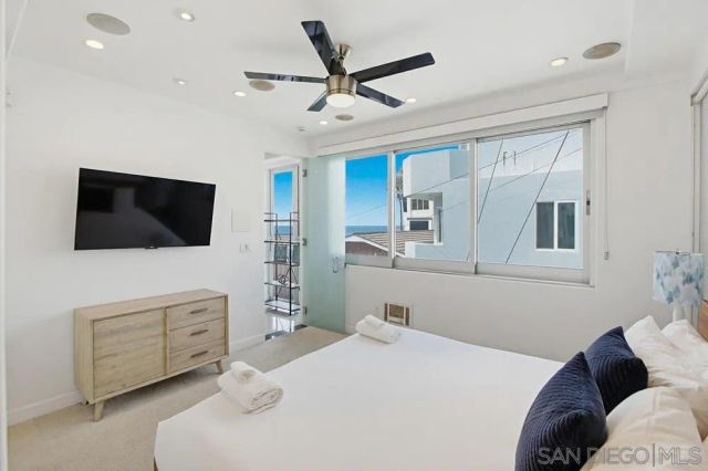 3786 Strandway 2, San Diego, CA 92109