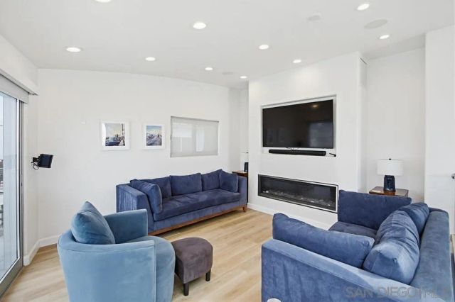 3786 Strandway 2, San Diego, CA 92109