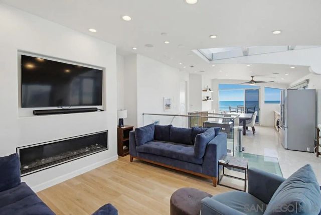 3786 Strandway 2, San Diego, CA 92109