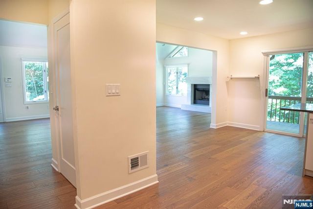 23 Lakeview Drive, Old Tappan, NJ 07675