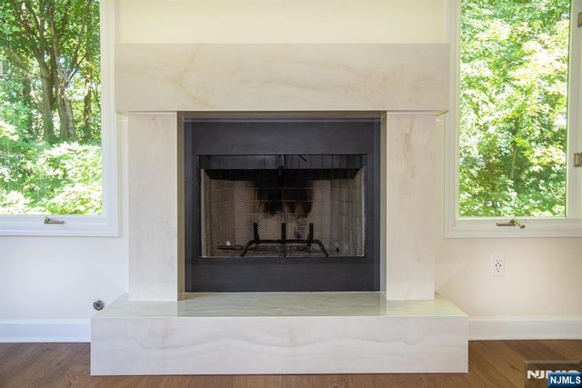 23 Lakeview Drive, Old Tappan, NJ 07675