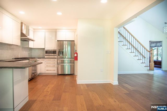 23 Lakeview Drive, Old Tappan, NJ 07675