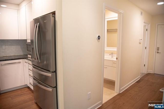 23 Lakeview Drive, Old Tappan, NJ 07675