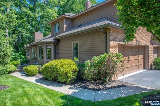 23 Lakeview Drive, Old Tappan, NJ 07675