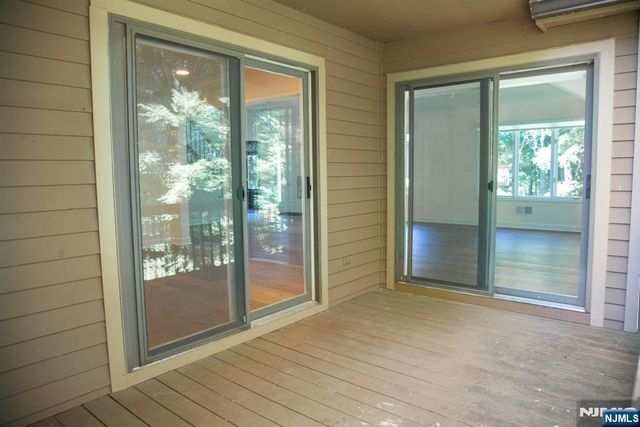 23 Lakeview Drive, Old Tappan, NJ 07675