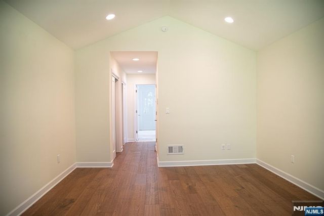 23 Lakeview Drive, Old Tappan, NJ 07675