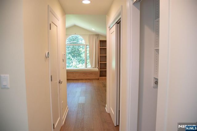 23 Lakeview Drive, Old Tappan, NJ 07675