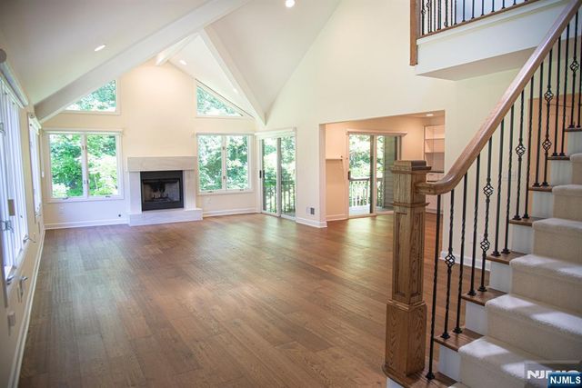 23 Lakeview Drive, Old Tappan, NJ 07675